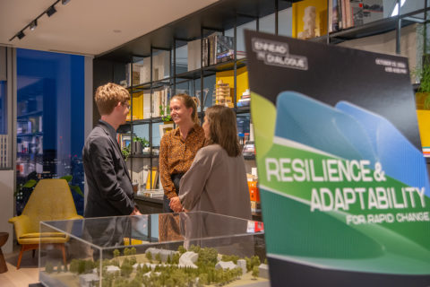 E in dialogue DSC7814