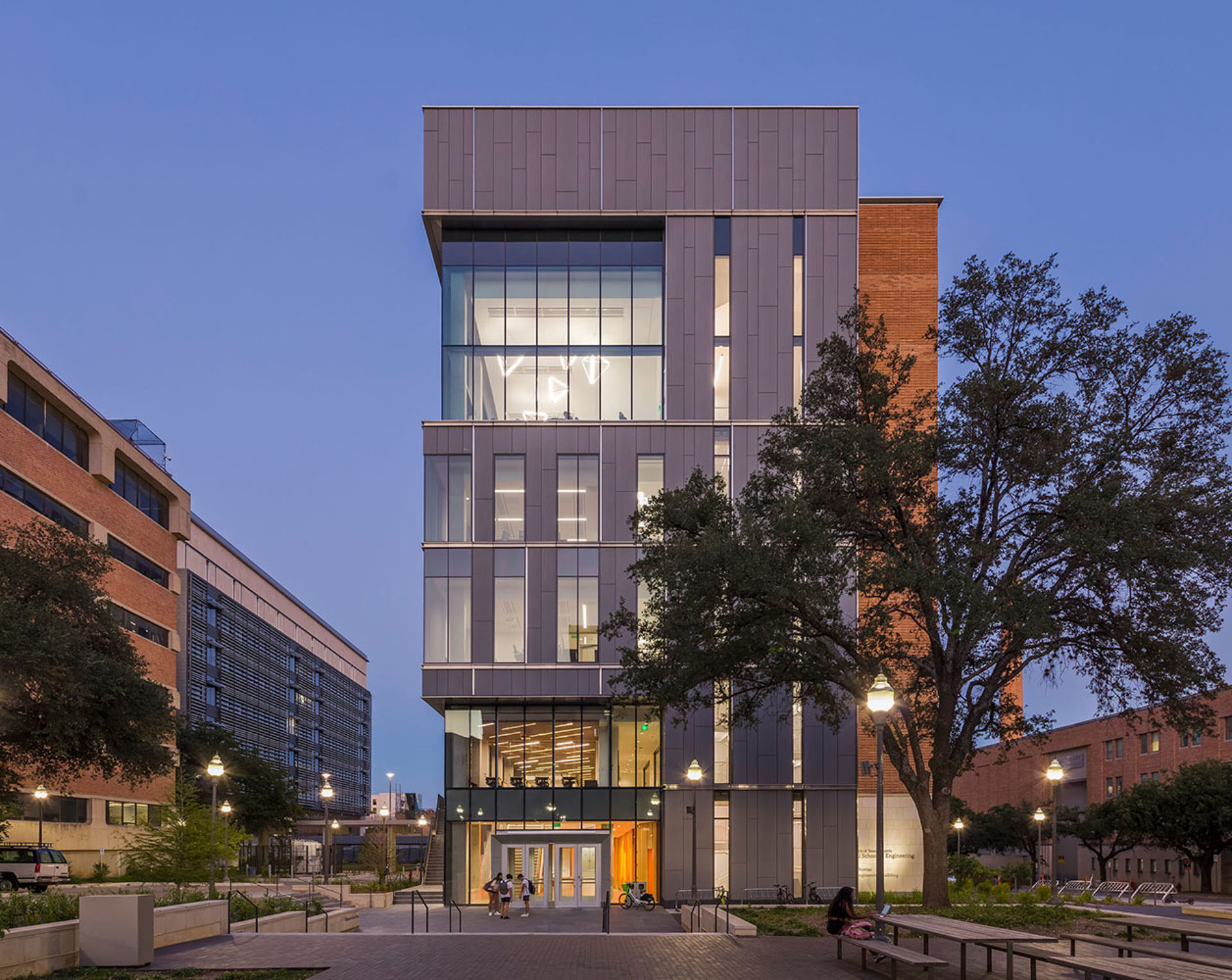 The University of Texas at Austin Gary L. Thomas Energy… ennead